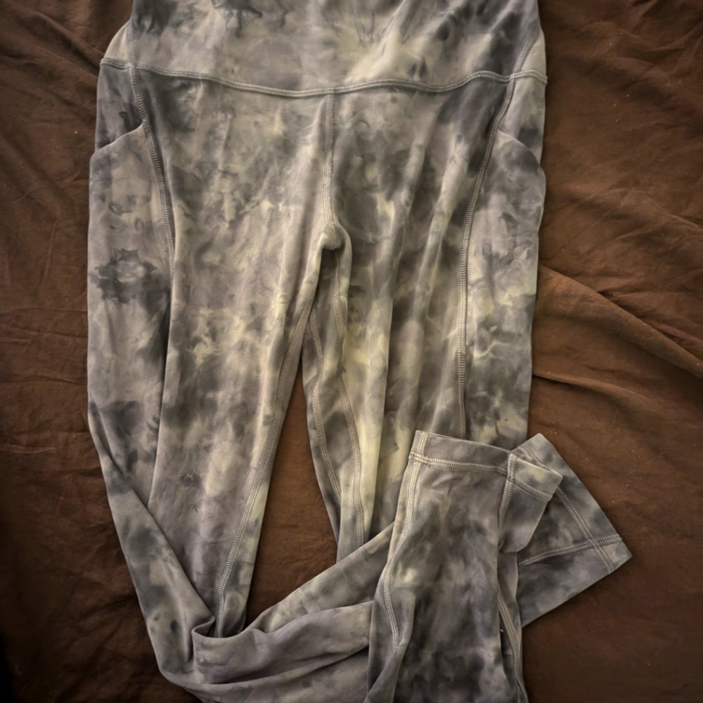 Lululemon Align with pockets size 8 25" diamond dye grey leggings